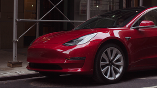 Former GM Exec Bob Lutz Impressed by Random Tesla Model 3